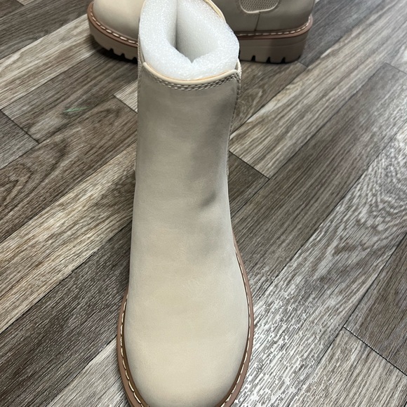 Soda Brand Chelsea Pull on Boots - Picture 4 of 7